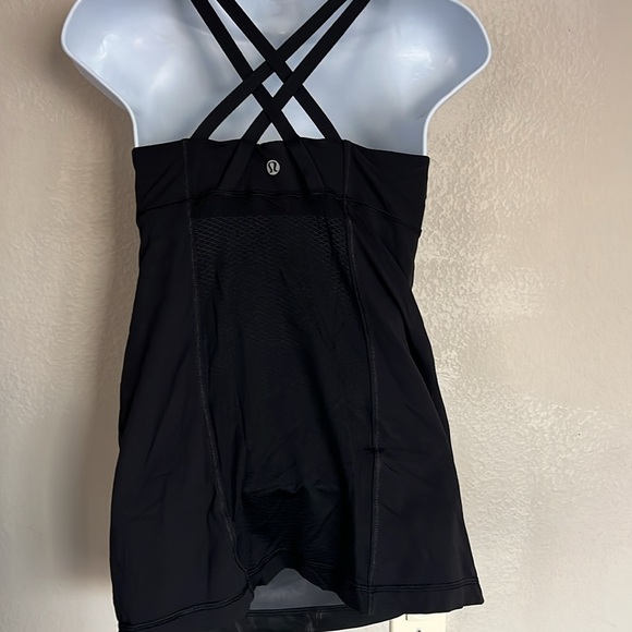 Lululemon top with Built in bra - Picture 2 of 3